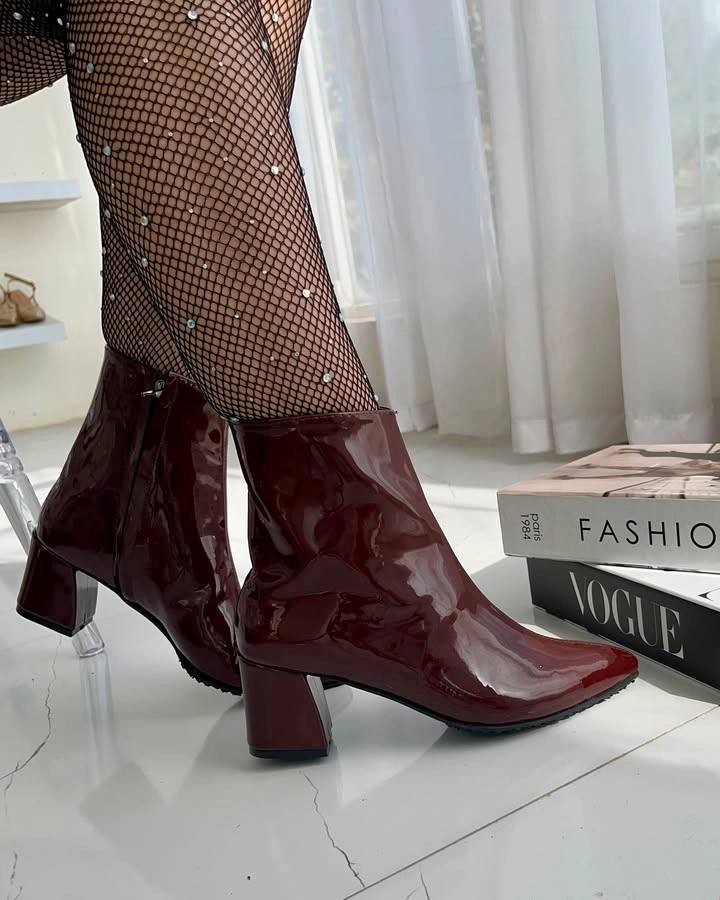 نیمبوت ورنی ، مدل آورینا