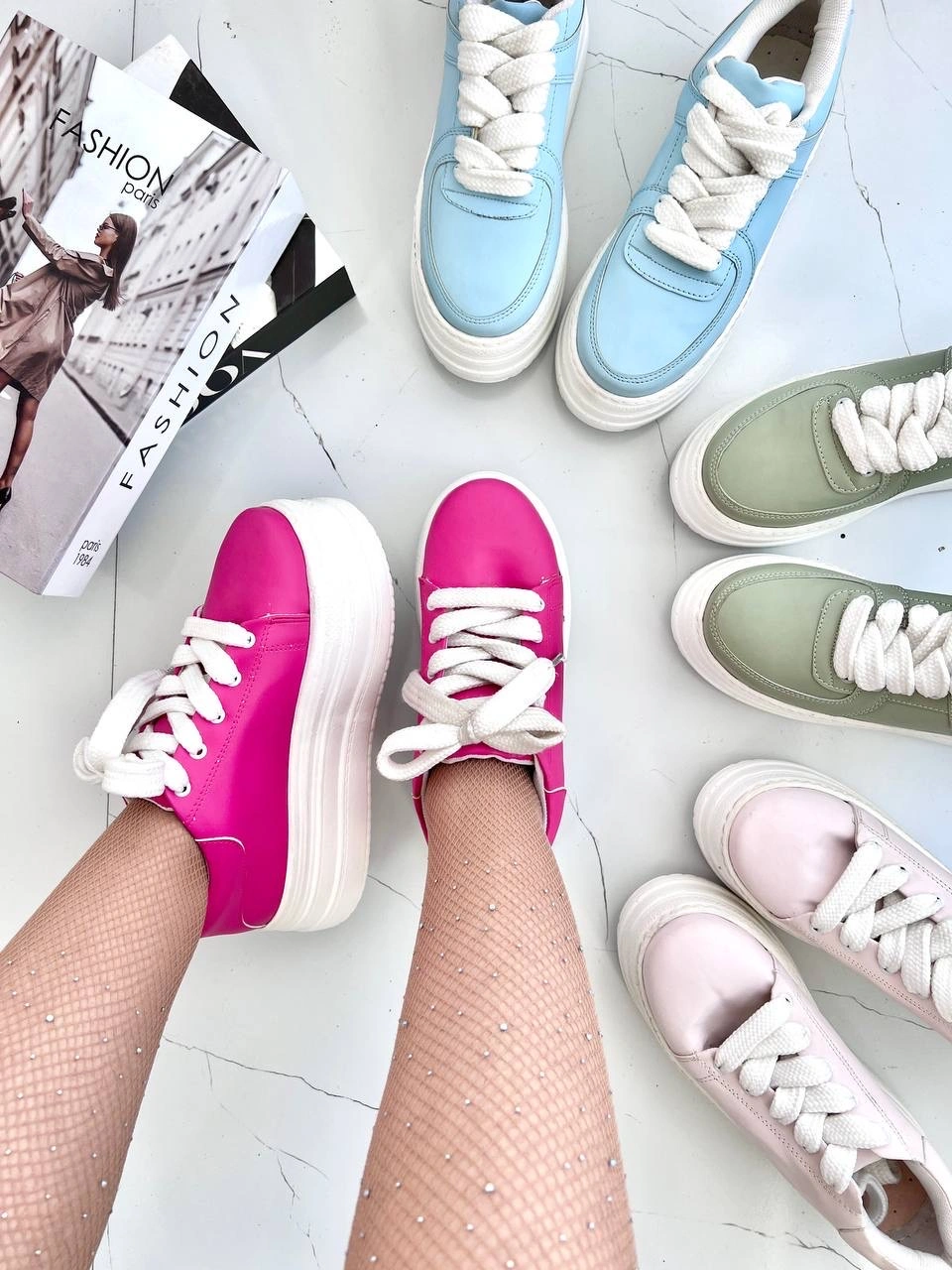 ونس لژدار آبرنگی ، مدل هالین