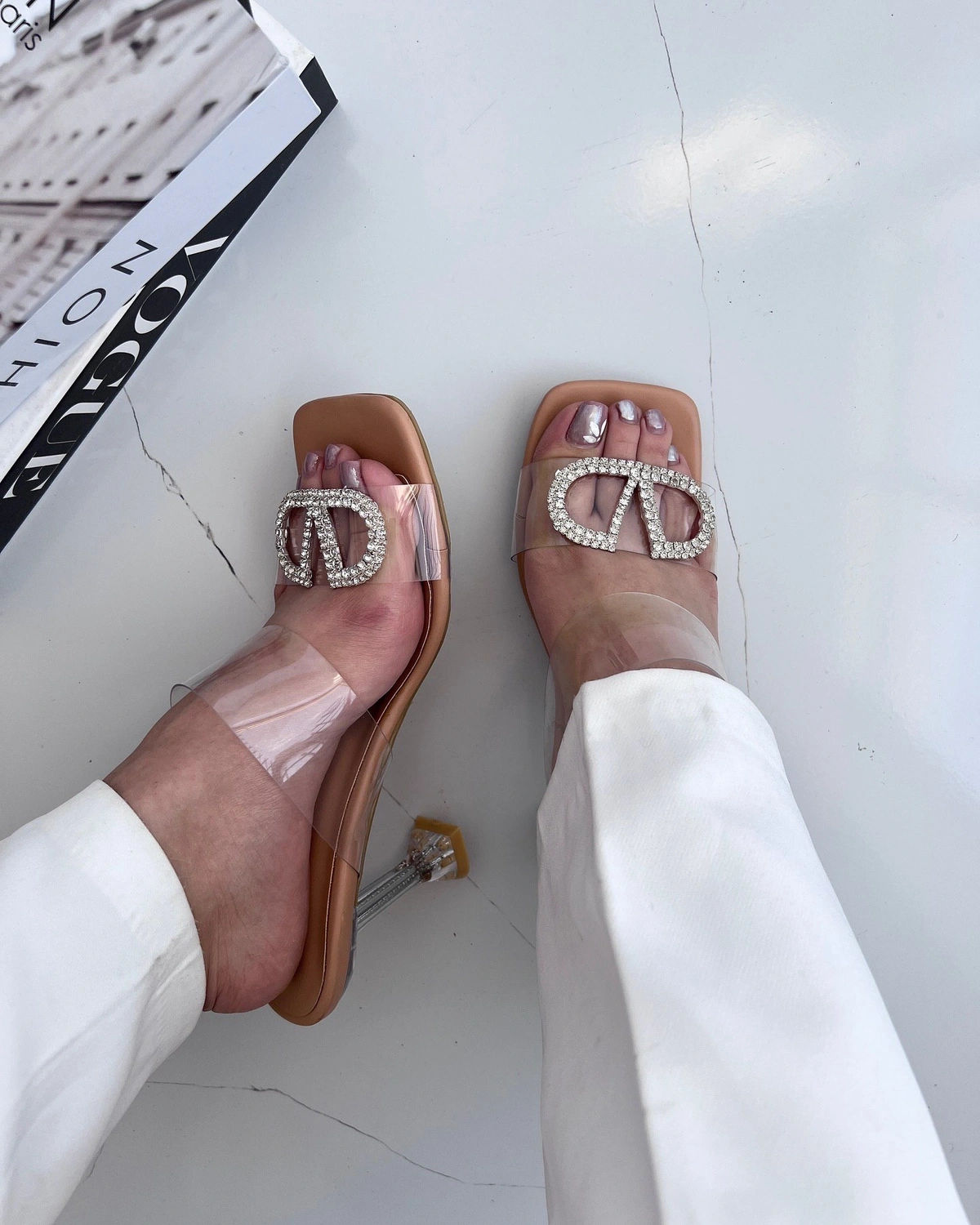 صندل طلقی نگین V، مدل ویسان پاشنه کوتاه