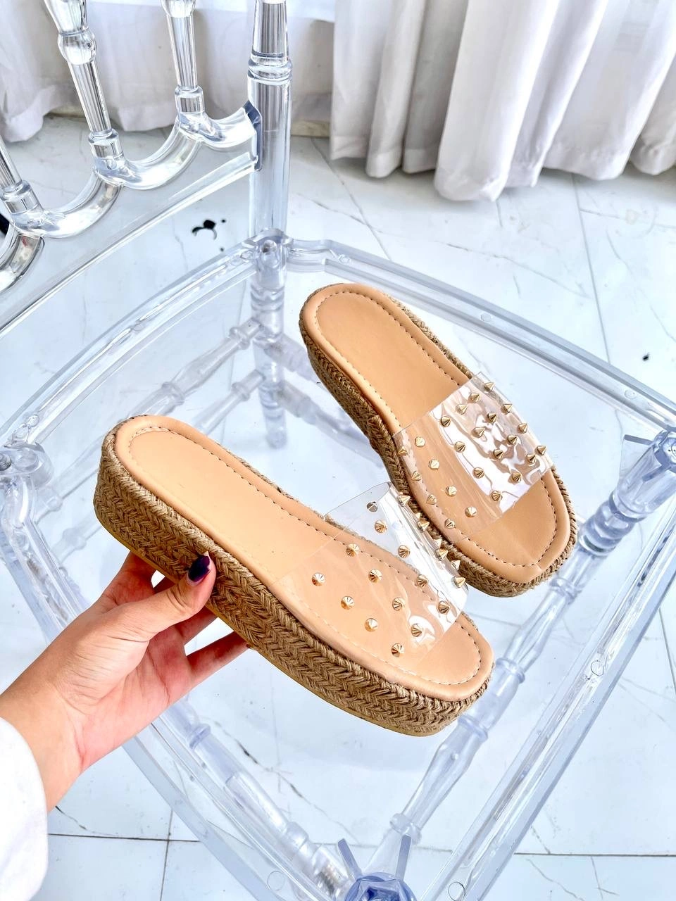 صندل کنفی  ، مدل نیشا