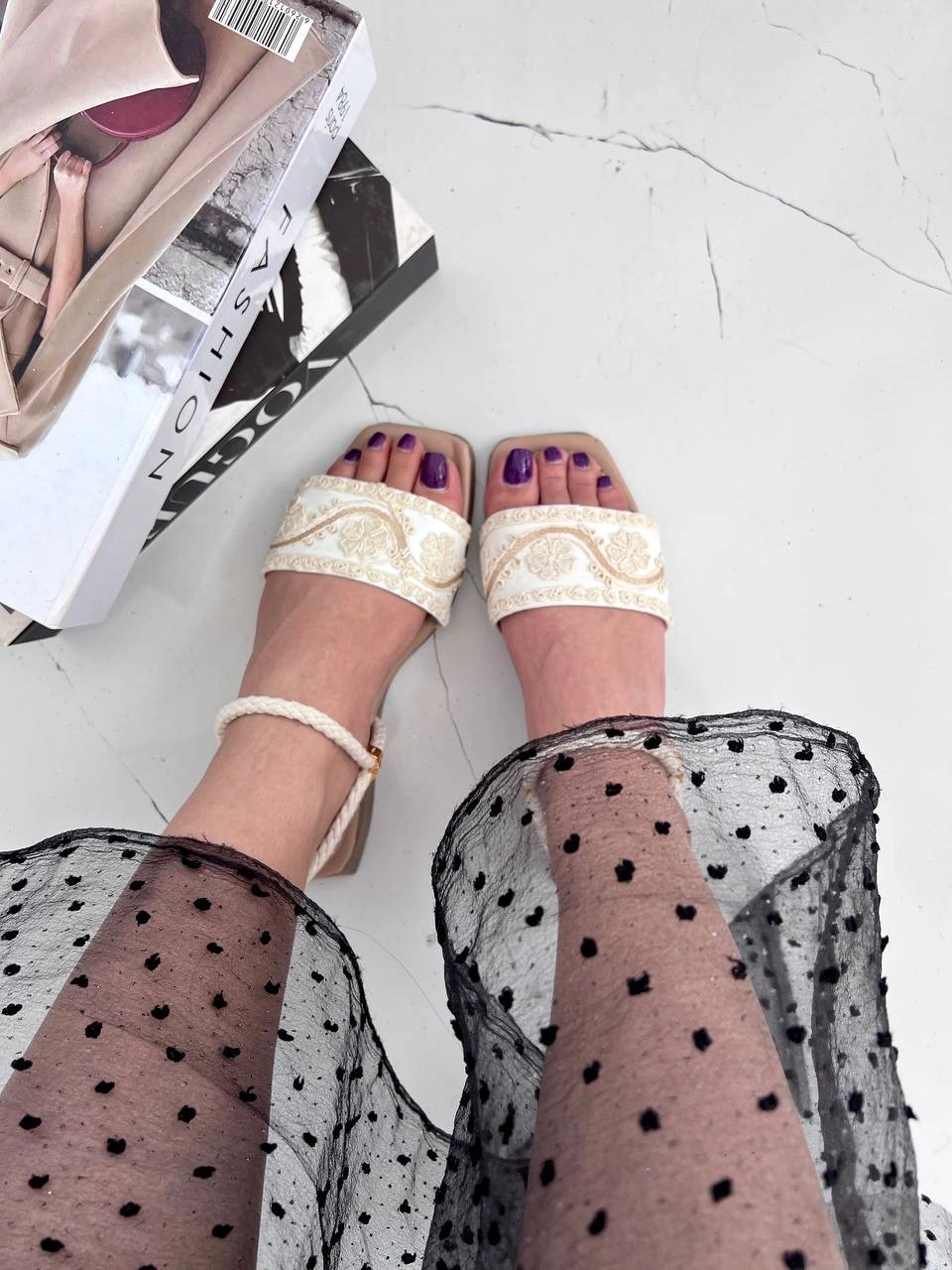 سندل رودوزی شده ، مدل آیگل