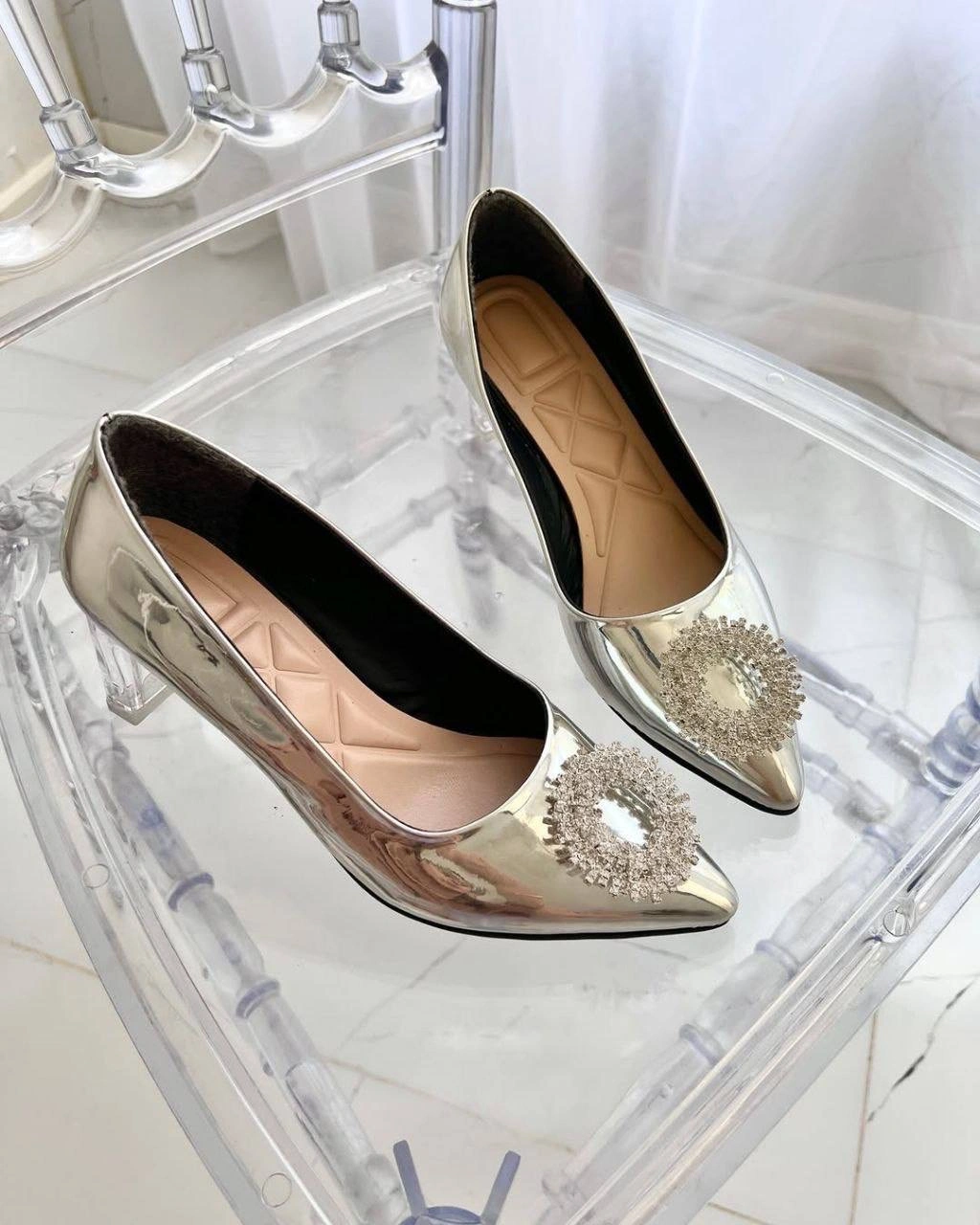 کفش طلقی ، مدل پاپیون درشت