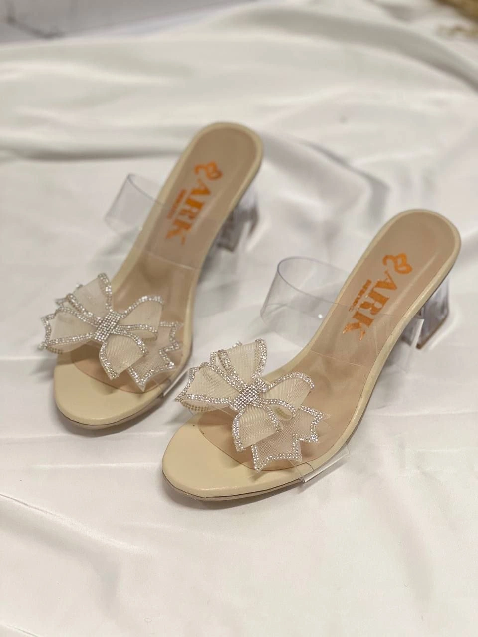 صندل طلقی ، مدل پاپیون دار