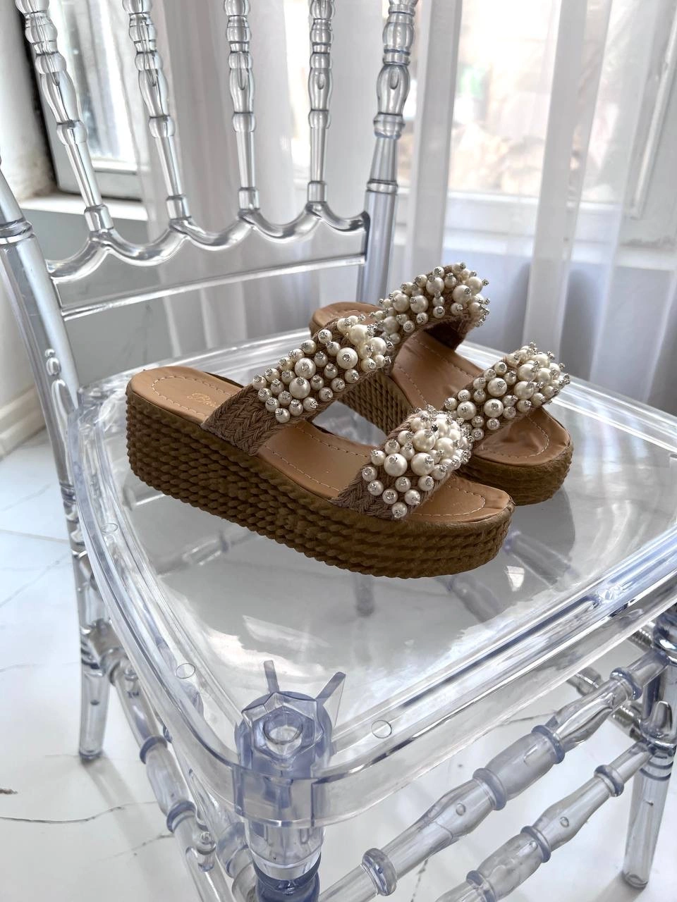 صندل کنفی ، مدل لونا