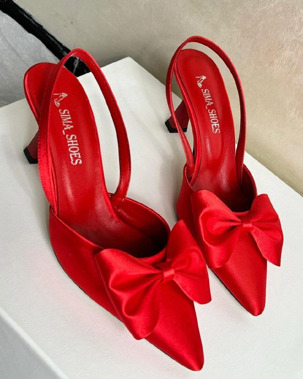 صندل ساتن ، مدل آرشیدا