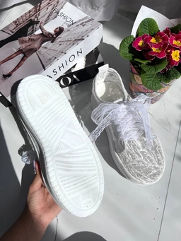 ونس توری ، مدل آویسا