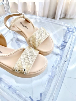 صندل رودوزی شده ، مدل شانا