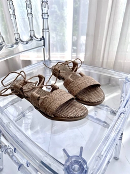 صندل کنفی ، مدل نگارین