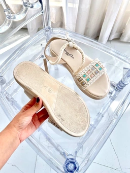 صندل رودوزی شده ، مدل حنا