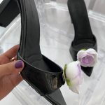 غنچه سفید بنفش